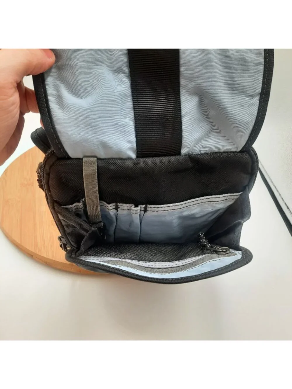 Overland Equipment Crossbody Bag Bayliss Travel Outdoor Pockets Adjustable Strap